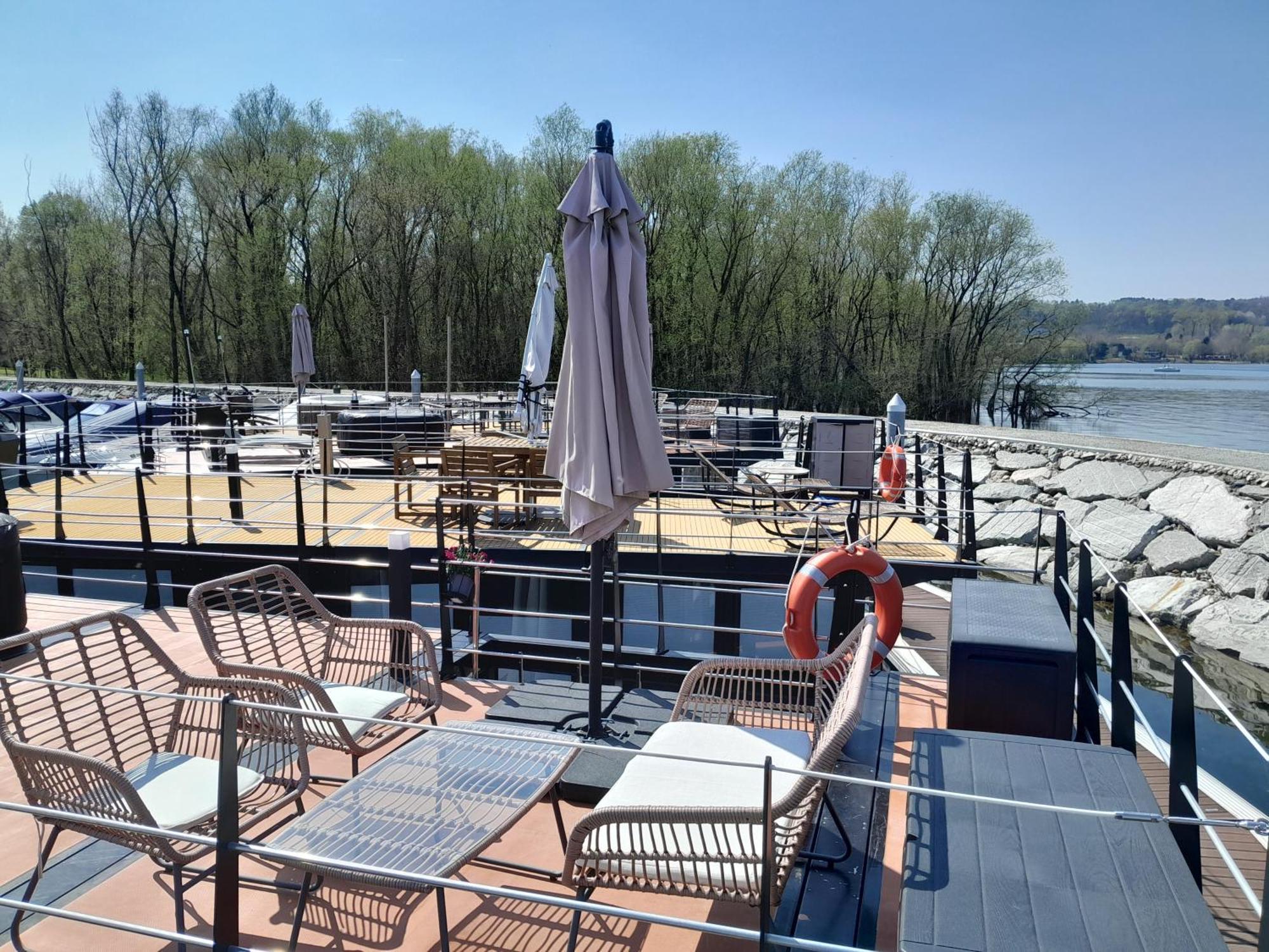 Floating Experience Black Pearl, Lago Maggiore Dormelletto Exterior foto