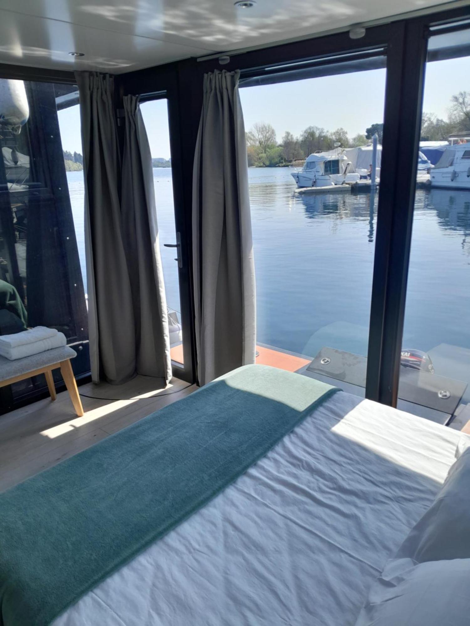 Floating Experience Black Pearl, Lago Maggiore Dormelletto Exterior foto